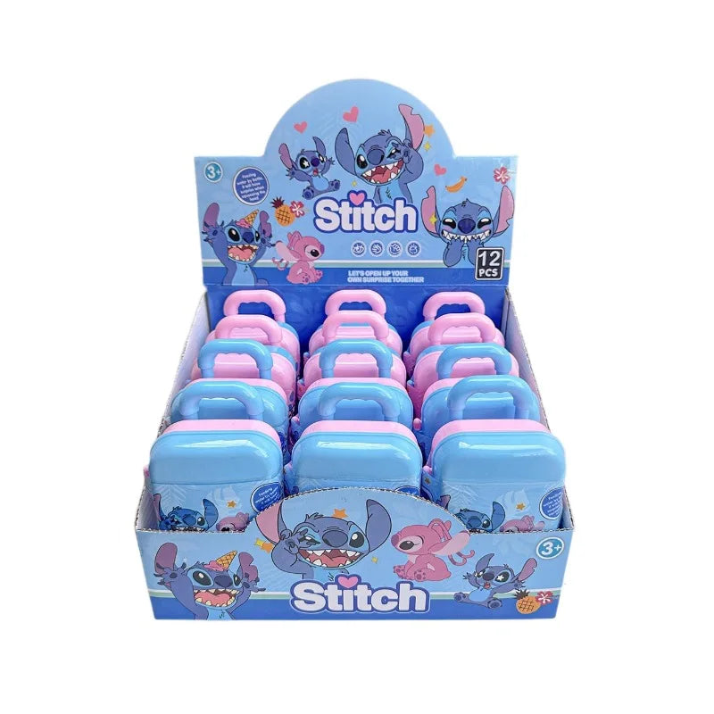 علبة مفاجآت ديزني – 12 شخصية Stitch مع حقيبة صغيرة