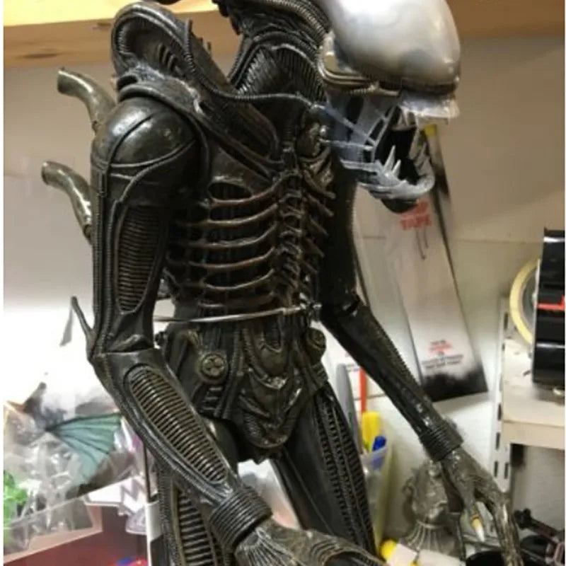 مجسم NECA Big Chap Alien – إصدار الذكرى الـ40 لفيلم Alien | مع بيضة وفيسهاقر (Facehugger)