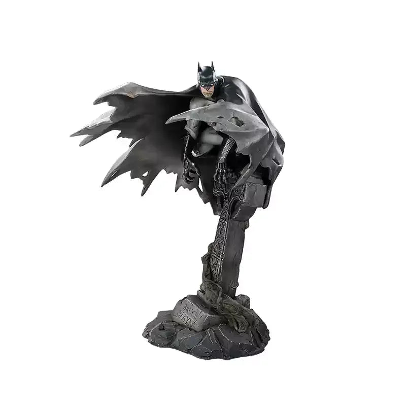 مجسمات باتمان من Pop Mart – إصدار رسمي أصلي | زينة مكتبية أنيقة وعصرية