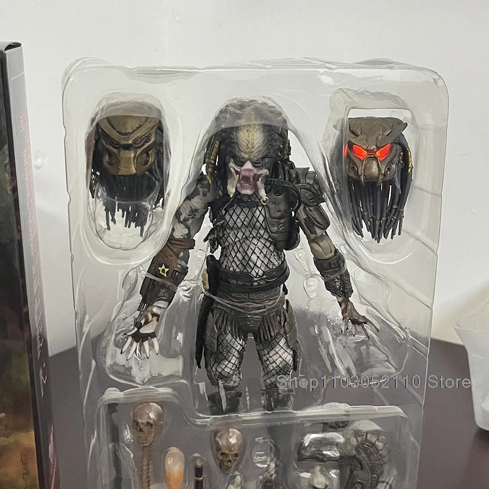 مجسم Elder Predator – إصدار Predator vs Alien من NECA | مزوّد بإضاءة LED