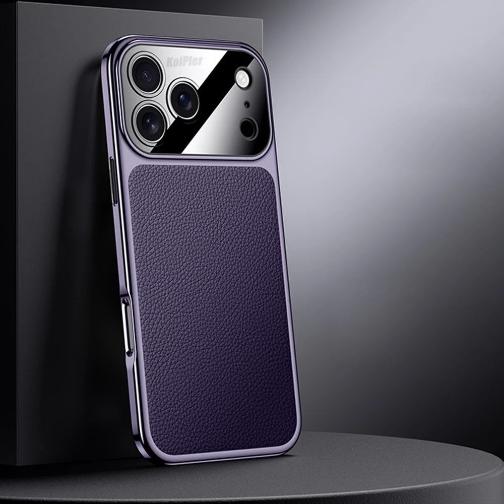 كفر آيفون 17 برو ماكس جلد طبيعي فاخر بنقشة الليتشي – حماية عدسة وصدمات بتصميم راقٍ