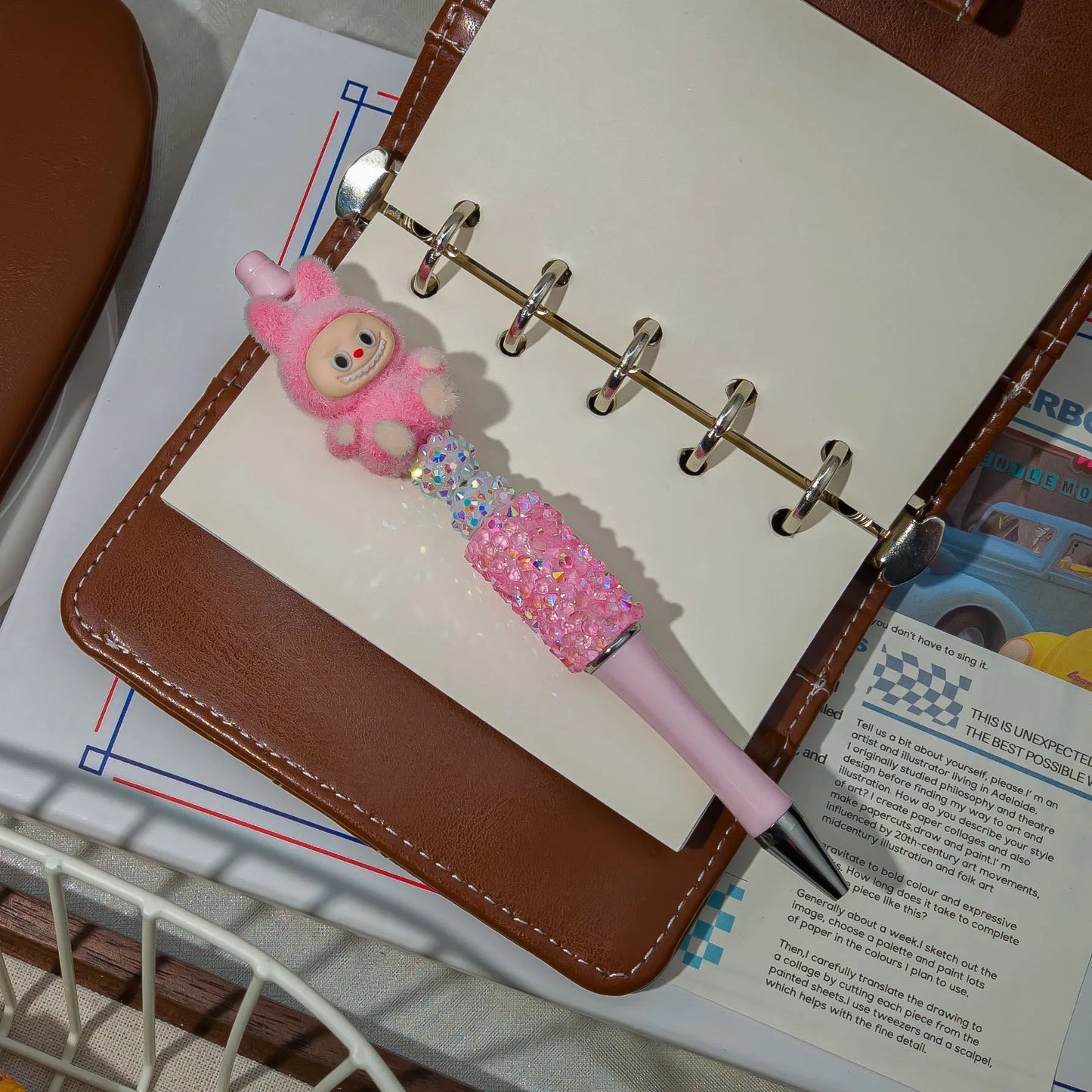 قلم لابوبو بفرو فخم وتصميم كرتوني مجسم مع سلسلة مفاتيح – للكتابة والهدايا