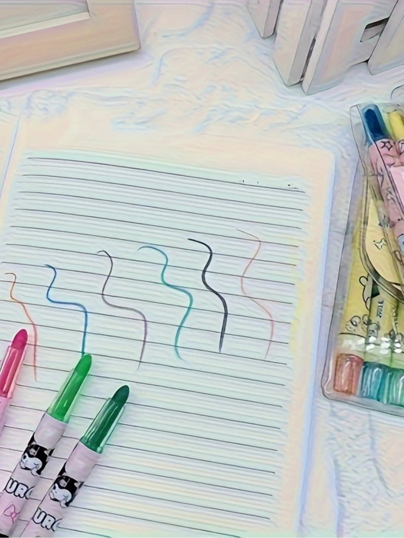 مجموعة ألوان شمع دوّارة كرتونية – هيلو كيتي، سينامورول، ميلودي، كورومي – 12 لون للرسم والتلوين