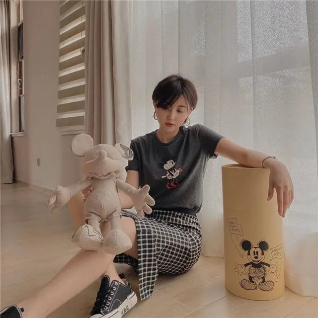 دمية ميكي ماوس الفاخرة إصدار الذكرى 90 (47 سم) – دمية قماشية فخمة | نسخة محدودة احتفالية من ديزني