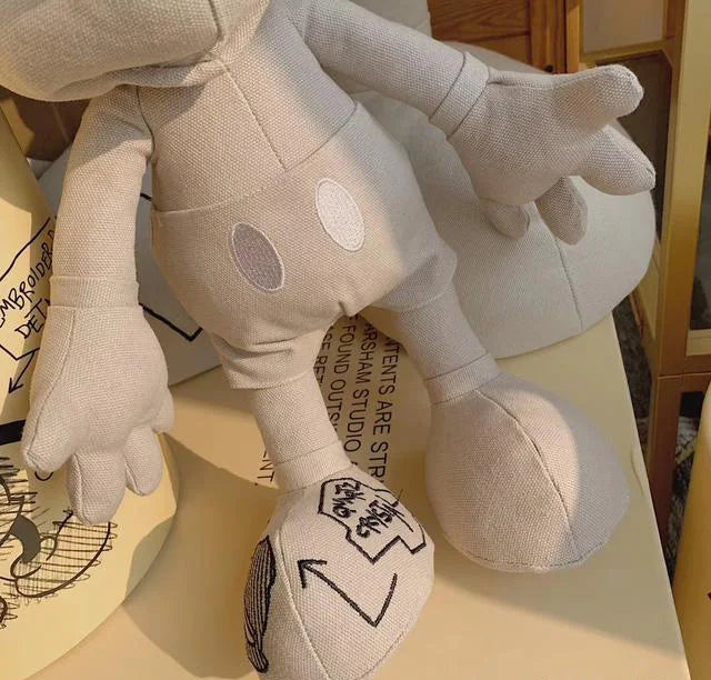 دمية ميكي ماوس الفاخرة إصدار الذكرى 90 (47 سم) – دمية قماشية فخمة | نسخة محدودة احتفالية من ديزني