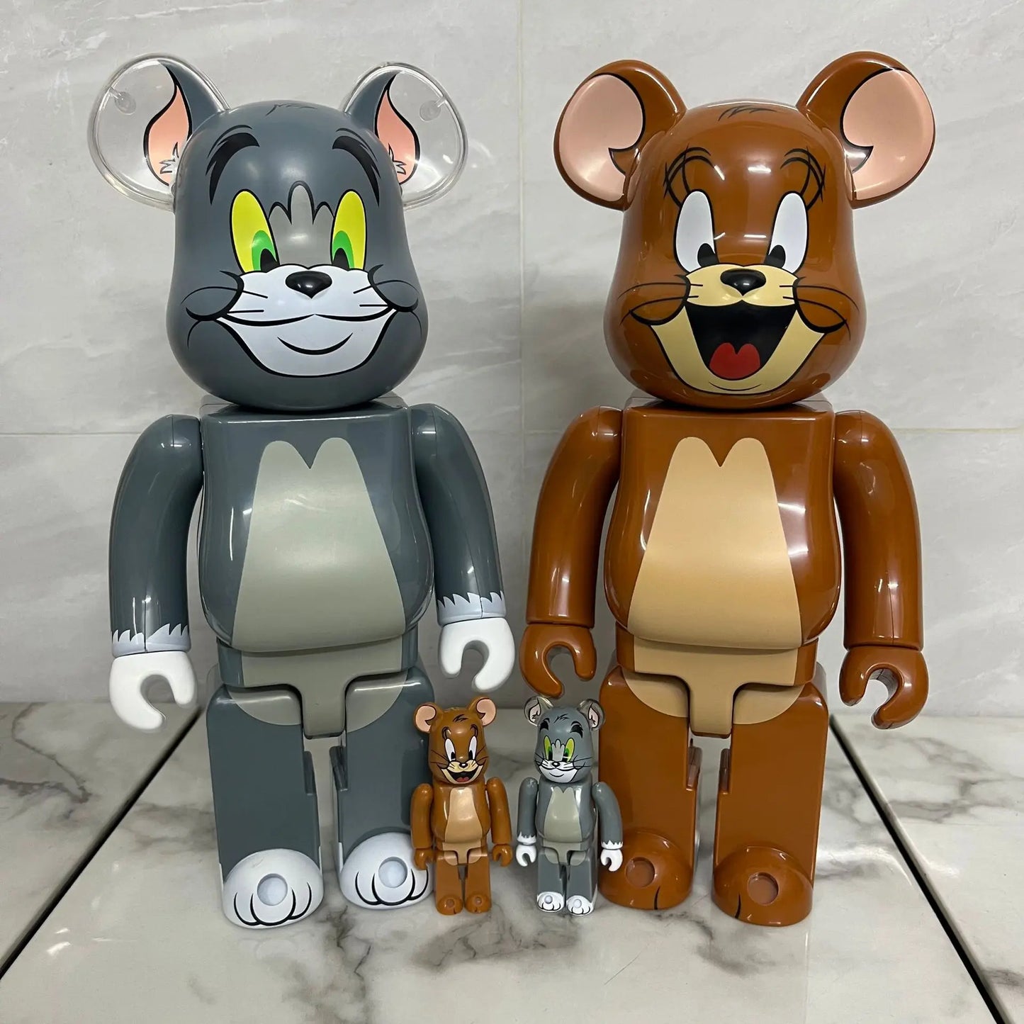 تمثال 400% BEARBRICK – تصميم "توم" و"جيزي" بأسلوب Violent Bear بارتفاع 28 سم