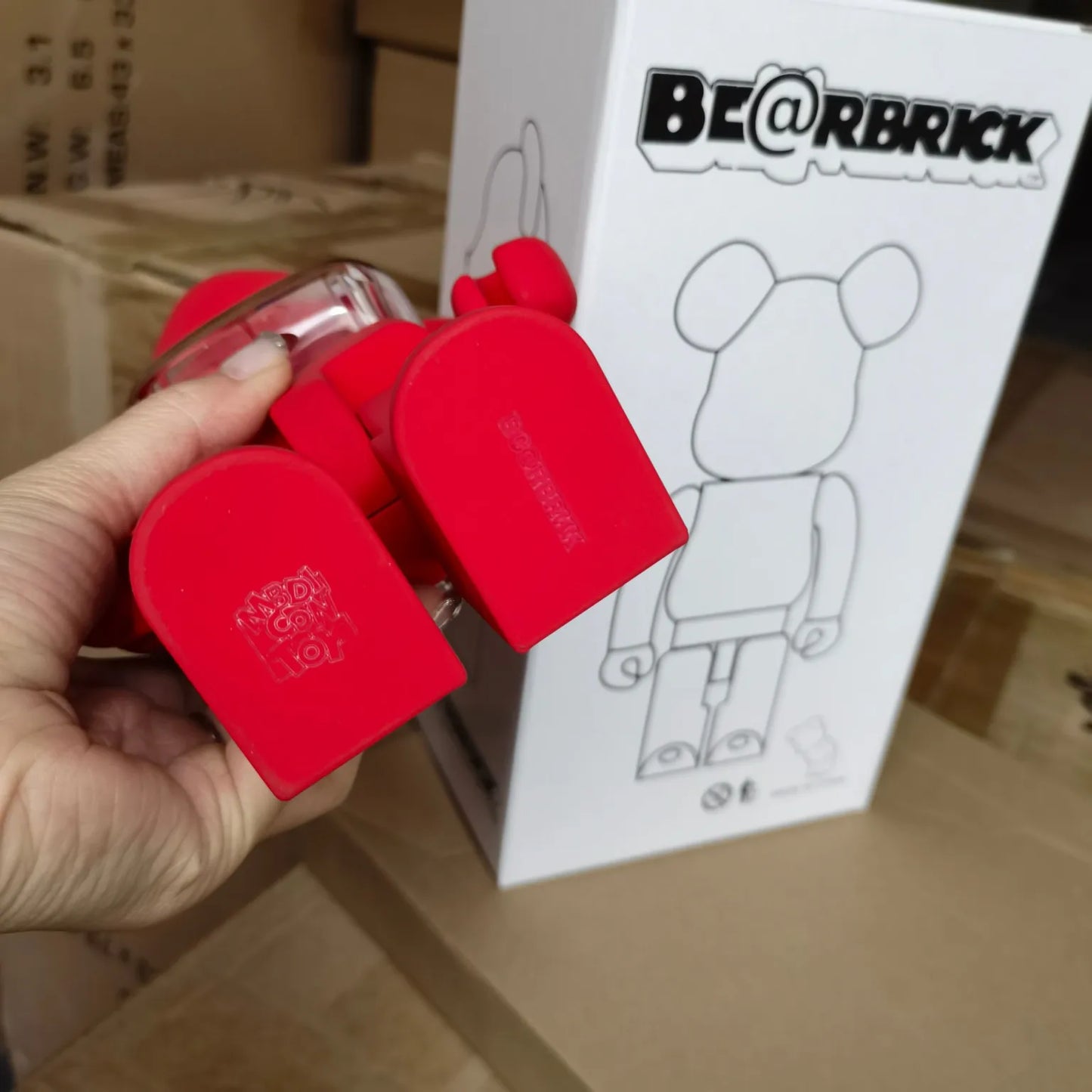 تمثال Bearbrick 400% – إصدار Red Velvet Macaron بارتفاع 28 سم