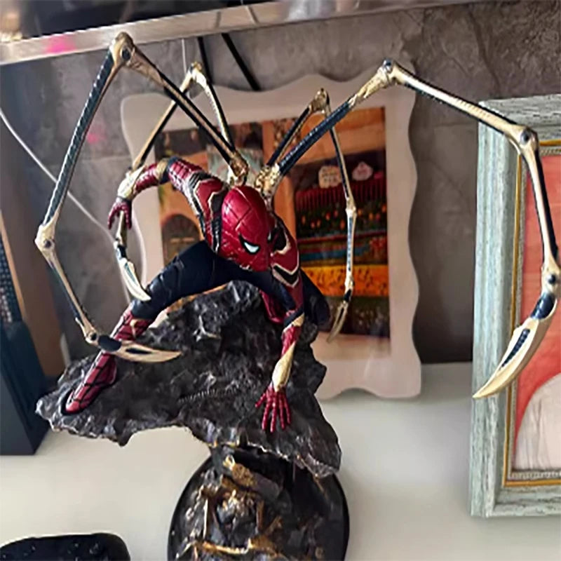 تمثال سبايدرمان – من سلسلة Avengers Alliance | ارتفاع 32 سم | تصميم GK عالي الجودة مع صندوق عرض