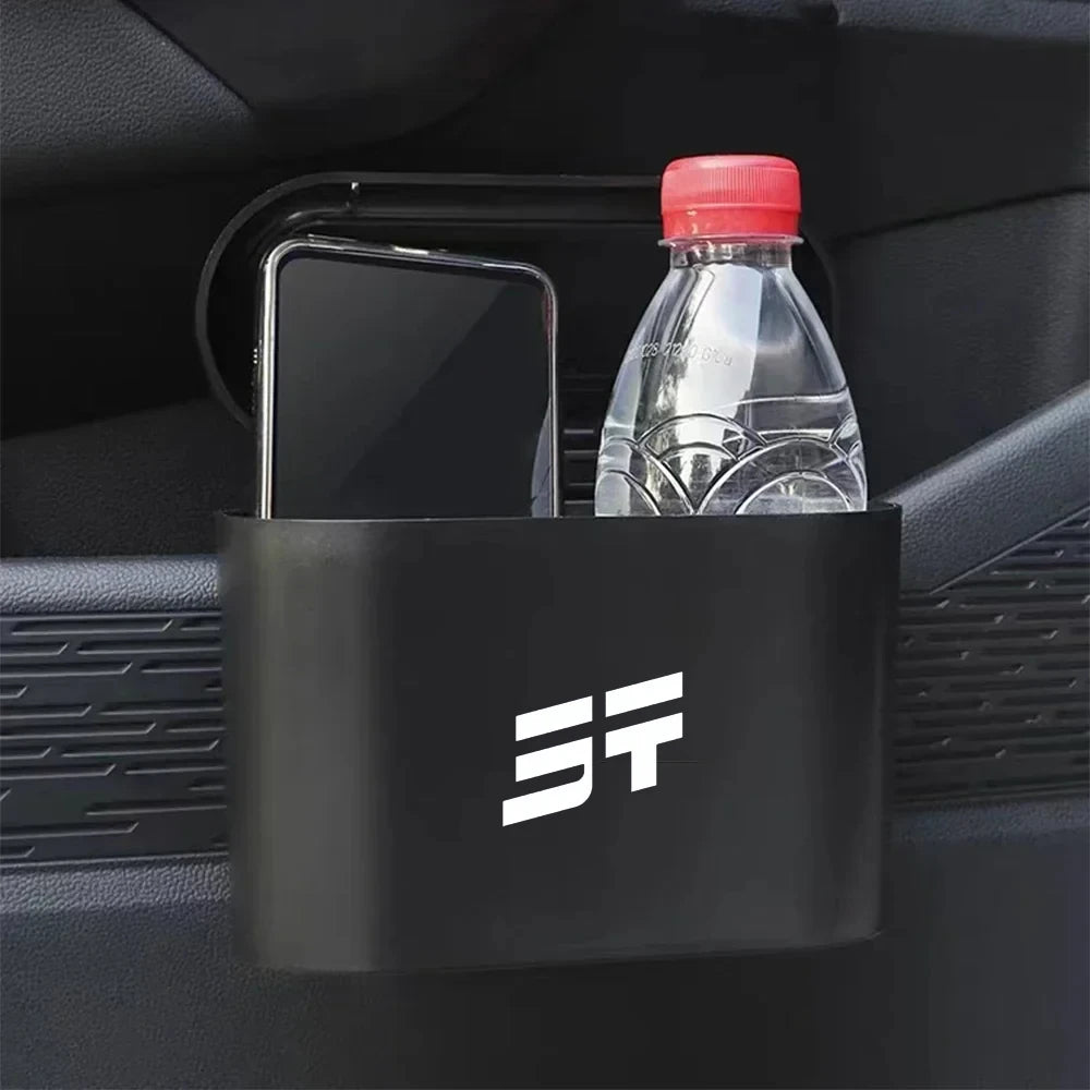 سلة نفايات معلّقة للسيارة