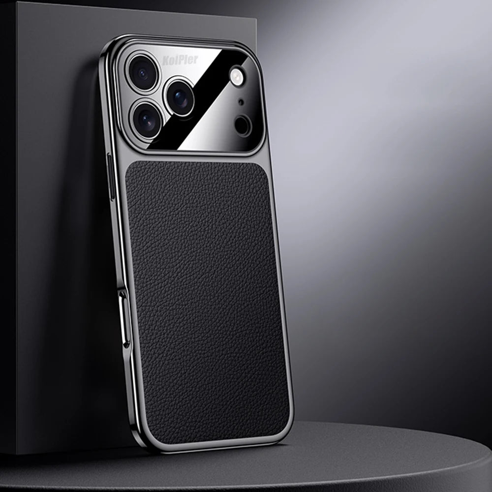 كفر آيفون 17 برو ماكس جلد طبيعي فاخر بنقشة الليتشي – حماية عدسة وصدمات بتصميم راقٍ