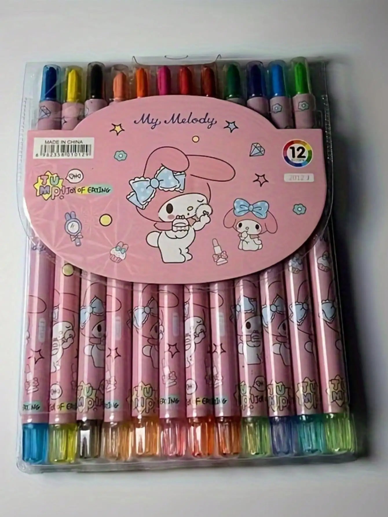مجموعة ألوان شمع دوّارة كرتونية – هيلو كيتي، سينامورول، ميلودي، كورومي – 12 لون للرسم والتلوين