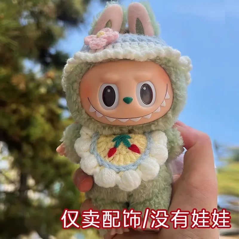 طقم بكيني لابوبو 15-17 سم – ستايل هاواي + تنورة عشب | 2 قطع – لبس شاطئ كيوت للدمى المحشوة