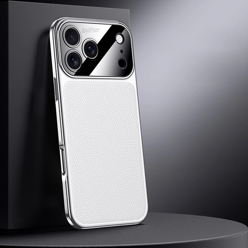 كفر آيفون 17 برو ماكس جلد طبيعي فاخر بنقشة الليتشي – حماية عدسة وصدمات بتصميم راقٍ