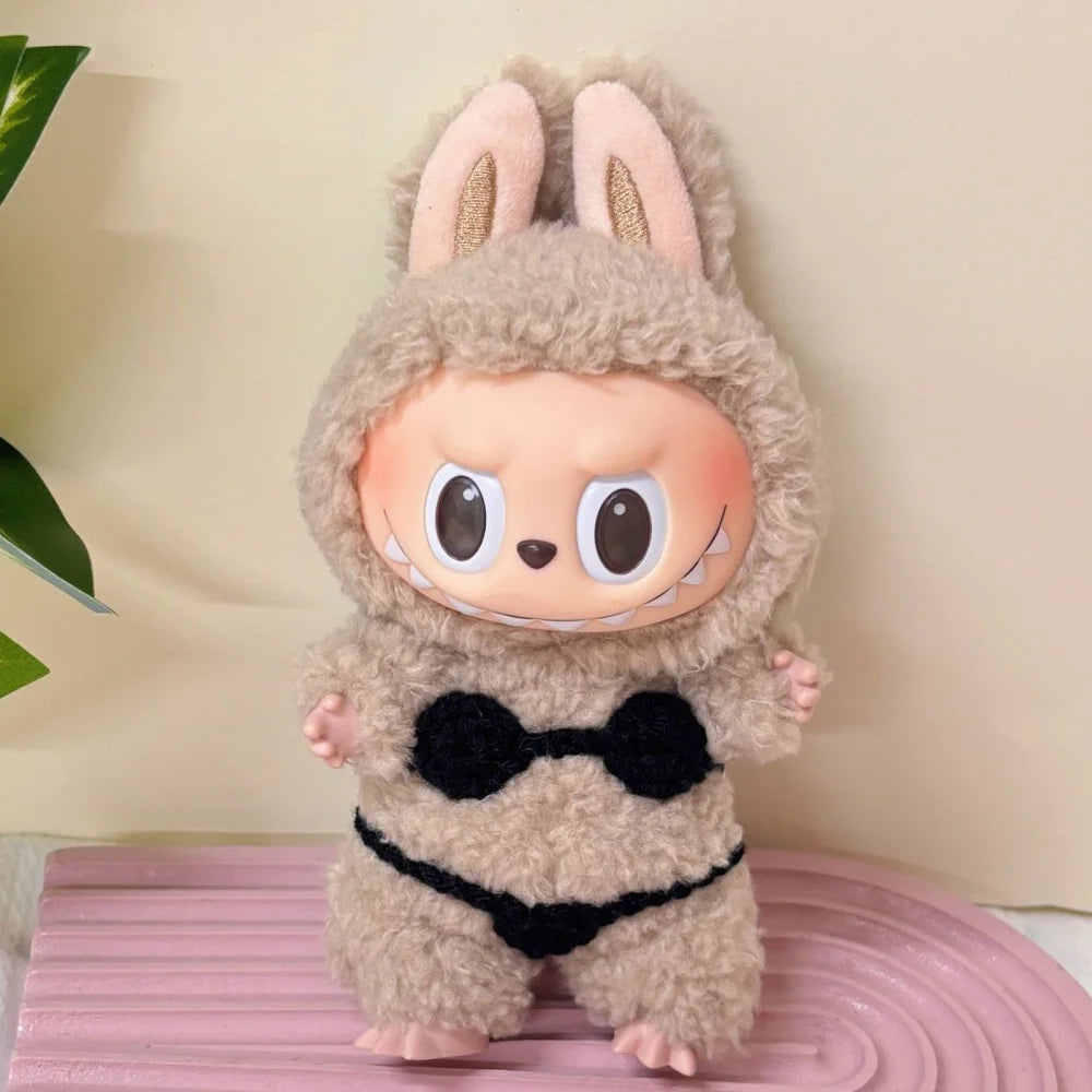 طقم بكيني لابوبو 15-17 سم – ستايل هاواي + تنورة عشب | 2 قطع – لبس شاطئ كيوت للدمى المحشوة