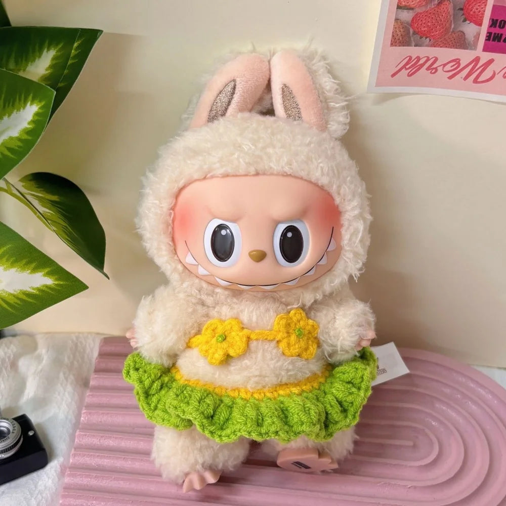 طقم بكيني لابوبو 15-17 سم – ستايل هاواي + تنورة عشب | 2 قطع – لبس شاطئ كيوت للدمى المحشوة