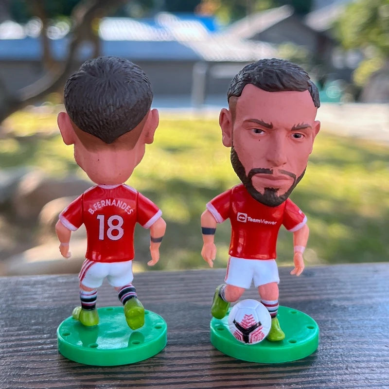 مجسم نجم كرة القدم بالزي الأحمر | ارتفاع 6.5 سم