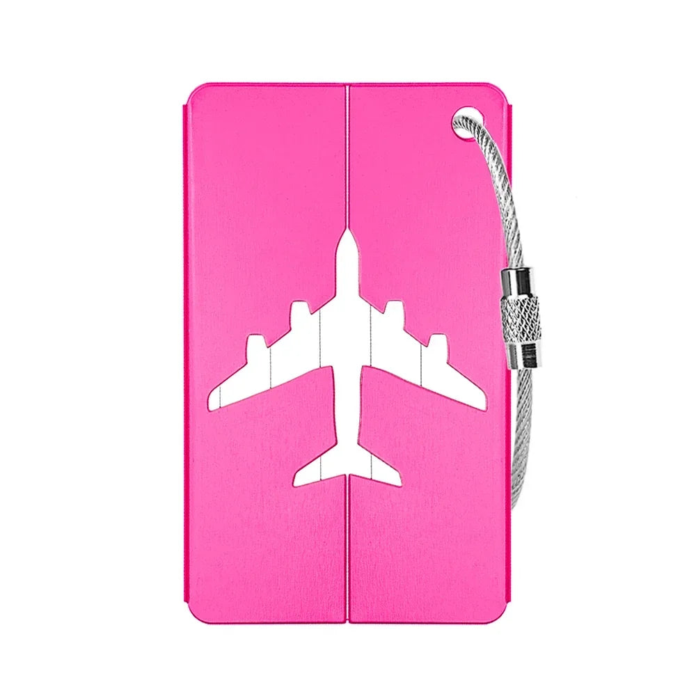 بطاقة تعريف للحقائب من الألمنيوم – أنيقة، متينة، ومناسبة للسفر