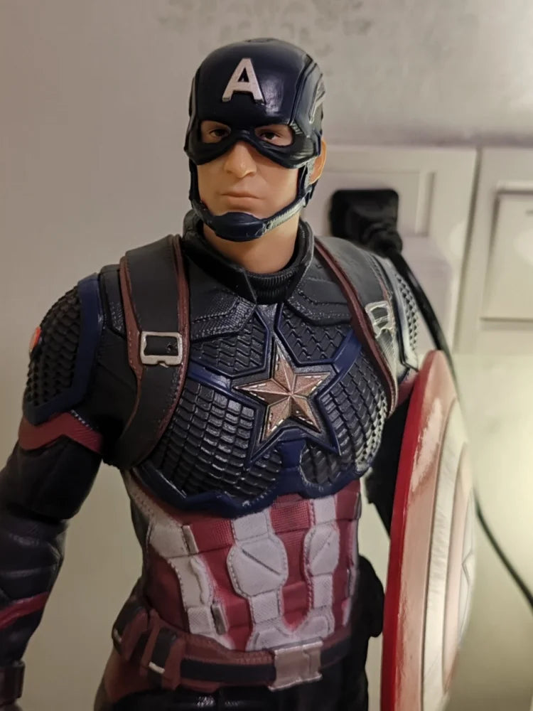تمثال كابتن أمريكا – إصدار Avengers: Endgame | ارتفاع 40 سم | رأسين قابلين للتبديل ويدين إضافيتين