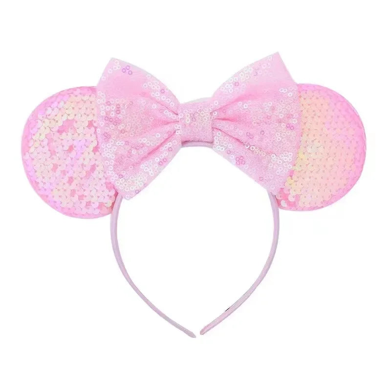 ميكي وميني ماوس – بإكسسوار أذن وشريطة لامعة | مناسب للأطفال والكبار