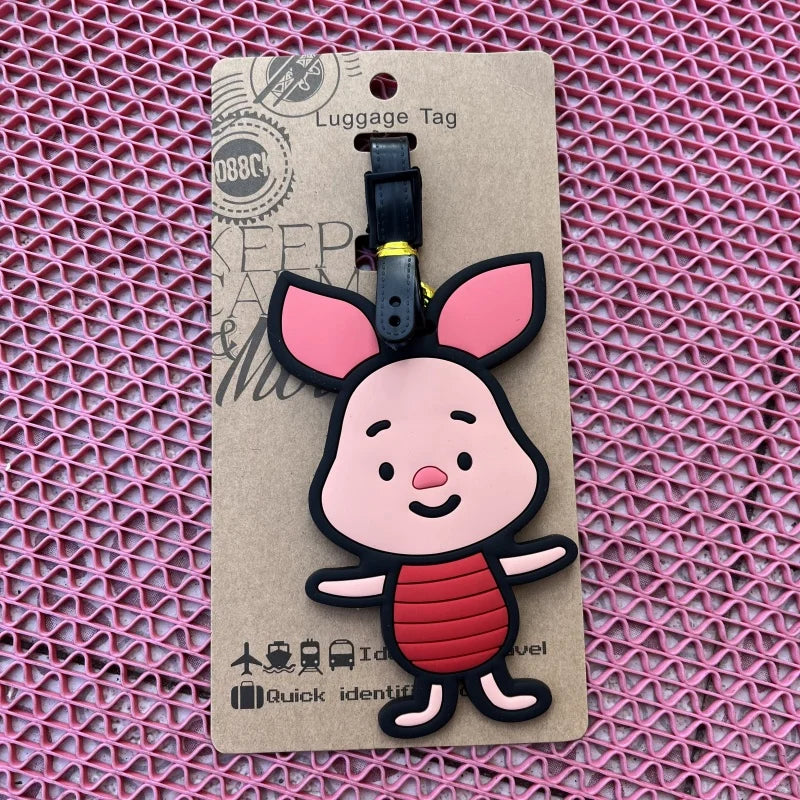 تاق شنطة سفر بتصميم ويني ذا بوه – لطيف ومميز مع حامل معلومات الاسم والعنوان