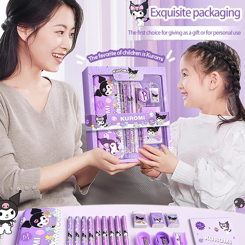 طقم أدوات مدرسية كرتوني كروومي وميلودي مع مقلمة وألوان شمعية ومقص أمان للأطفال – مستلزمات العودة للمدرسة في علبة هدية