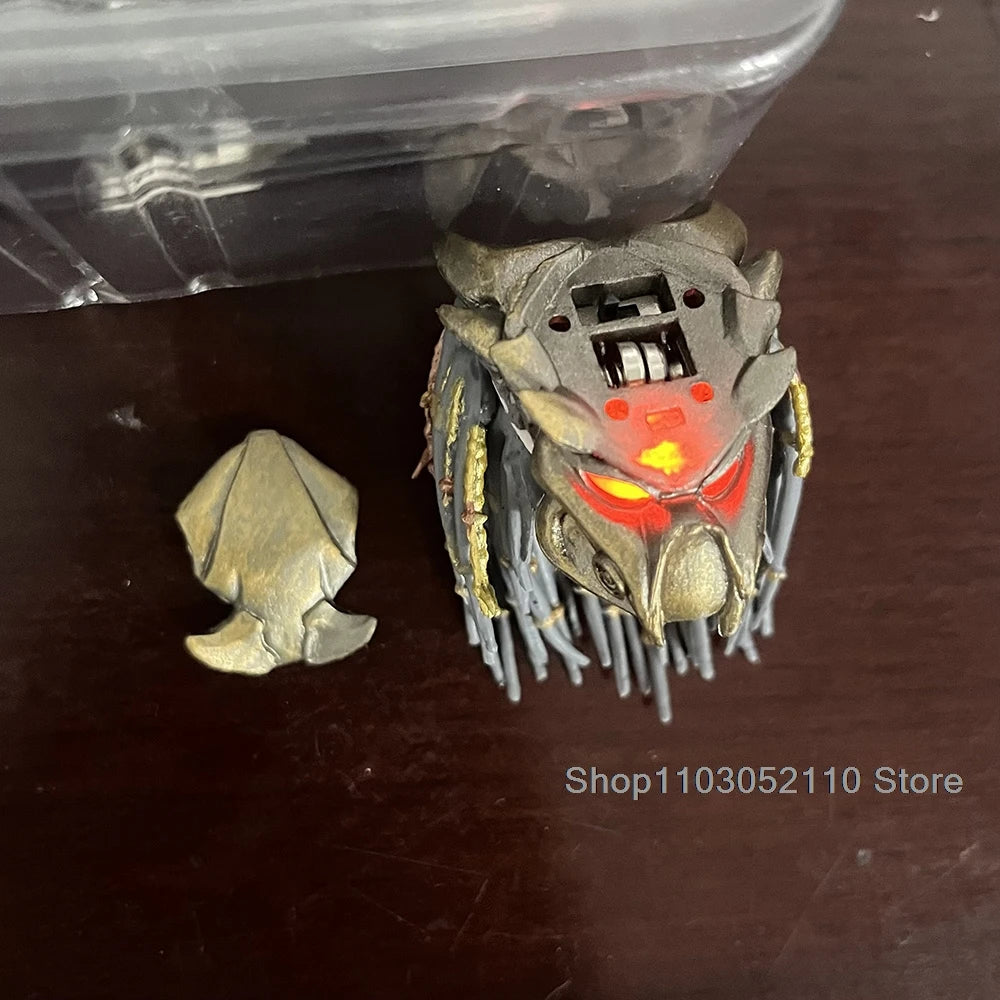 مجسم Elder Predator – إصدار Predator vs Alien من NECA | مزوّد بإضاءة LED