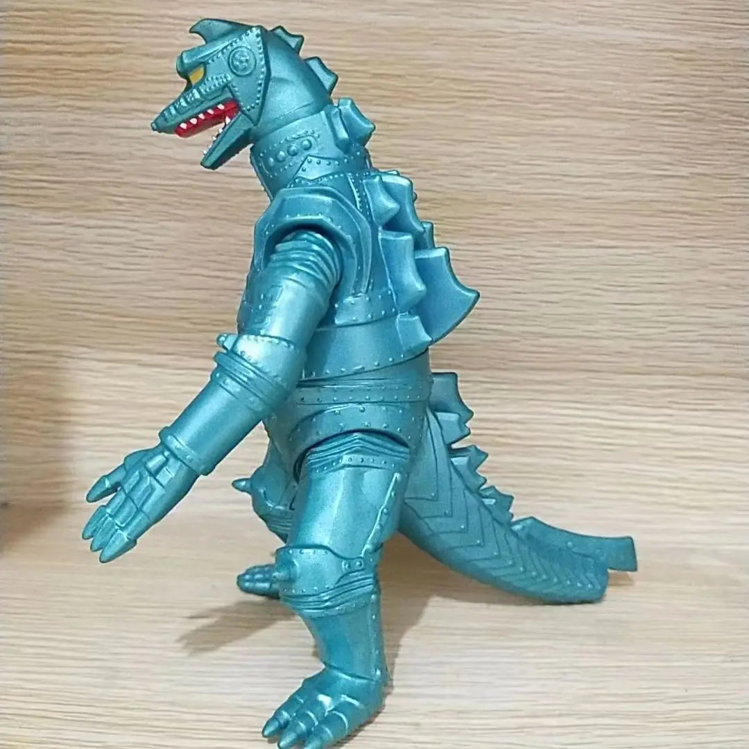 مجسم غودزيلا – إصدار "Mechanical Red Lotus / Planet Godzilla" | ارتفاع 24 سم
وحش أسطوري بتفاصيل ميكانيكية مذهلة لمحبي الأكشن والخيال العلمي