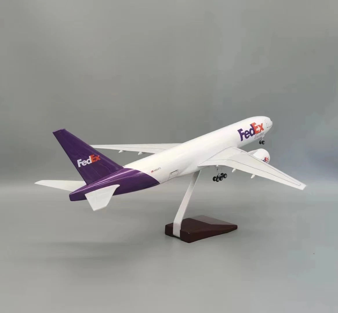 مجسم طائرة FedEx – بمقياس 1/157 بطول 47 سم