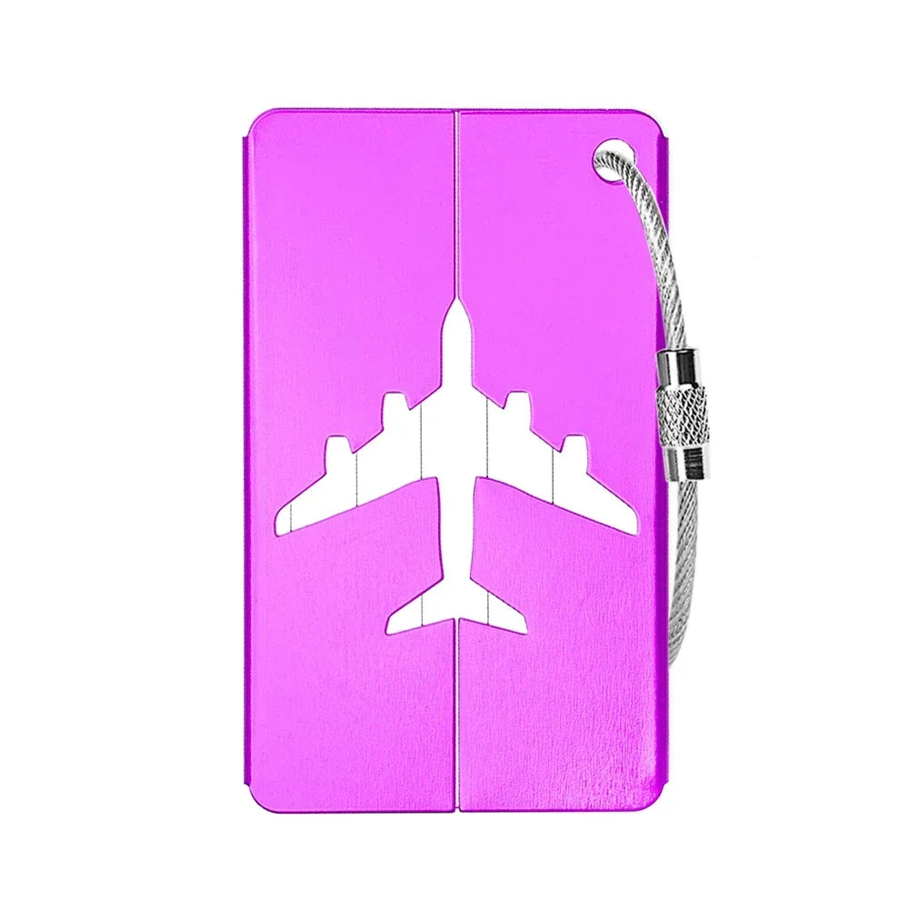 بطاقة تعريف للحقائب من الألمنيوم – أنيقة، متينة، ومناسبة للسفر