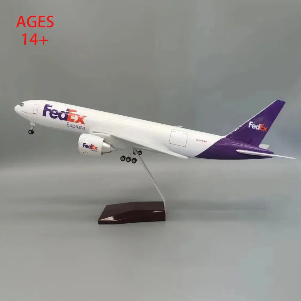 مجسم طائرة FedEx – بمقياس 1/157 بطول 47 سم
