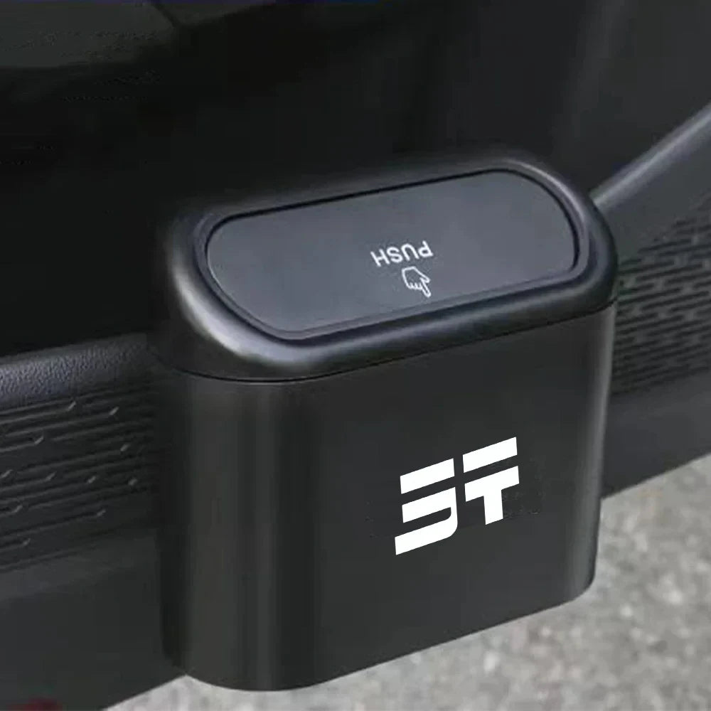 سلة نفايات معلّقة للسيارة