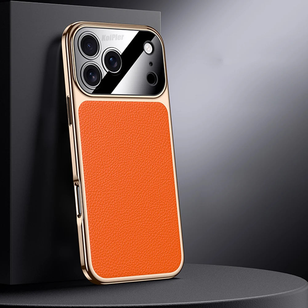 كفر آيفون 17 برو ماكس جلد طبيعي فاخر بنقشة الليتشي – حماية عدسة وصدمات بتصميم راقٍ