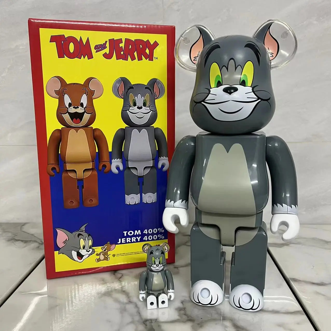 تمثال 400% BEARBRICK – تصميم "توم" و"جيزي" بأسلوب Violent Bear بارتفاع 28 سم