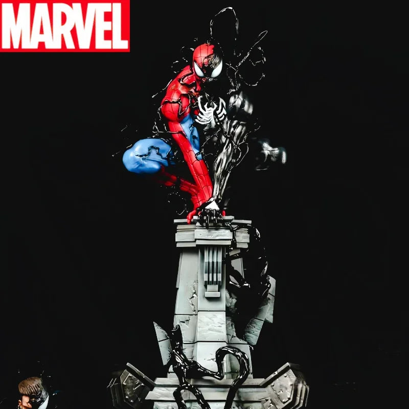 مجسم سبايدرمان المتحوّل (فينوم) – تصميم مضيء | ارتفاع 40 سم | ديكور مكتبي فاخر