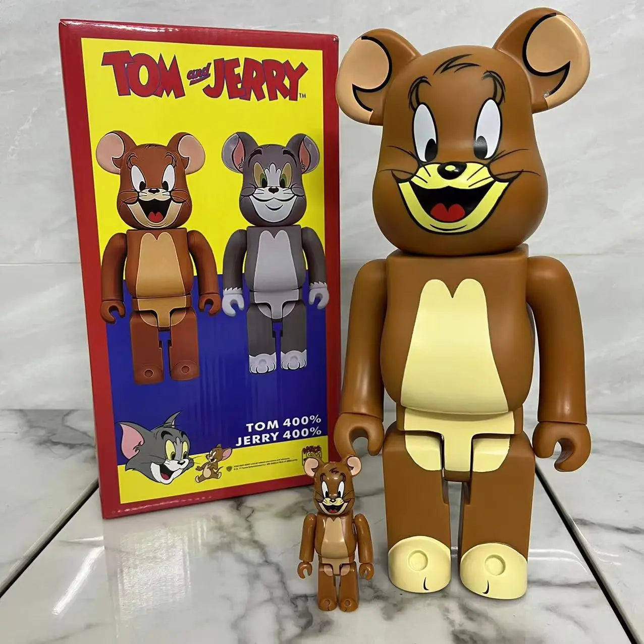 تمثال 400% BEARBRICK – تصميم "توم" و"جيزي" بأسلوب Violent Bear بارتفاع 28 سم