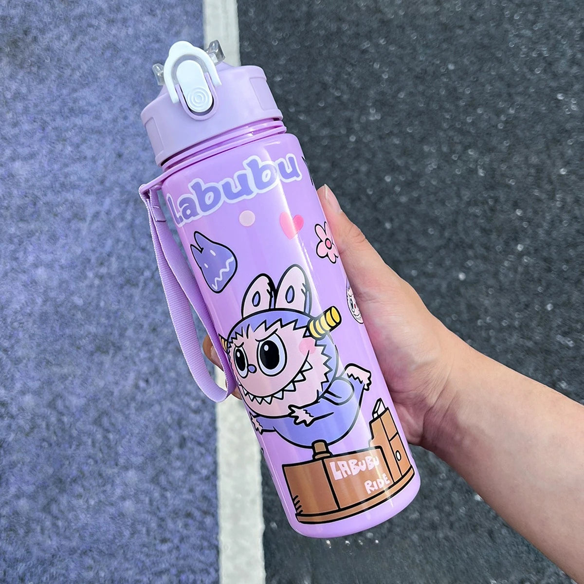 كوب شرب لابوبو للأطفال بغطاء مرن