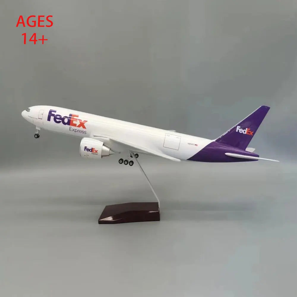 مجسم طائرة FedEx – بمقياس 1/157 بطول 47 سم