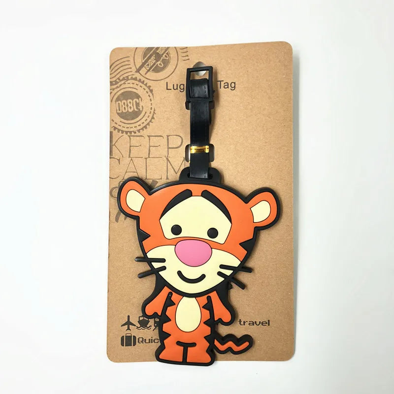 تاق شنطة سفر بتصميم ويني ذا بوه – لطيف ومميز مع حامل معلومات الاسم والعنوان