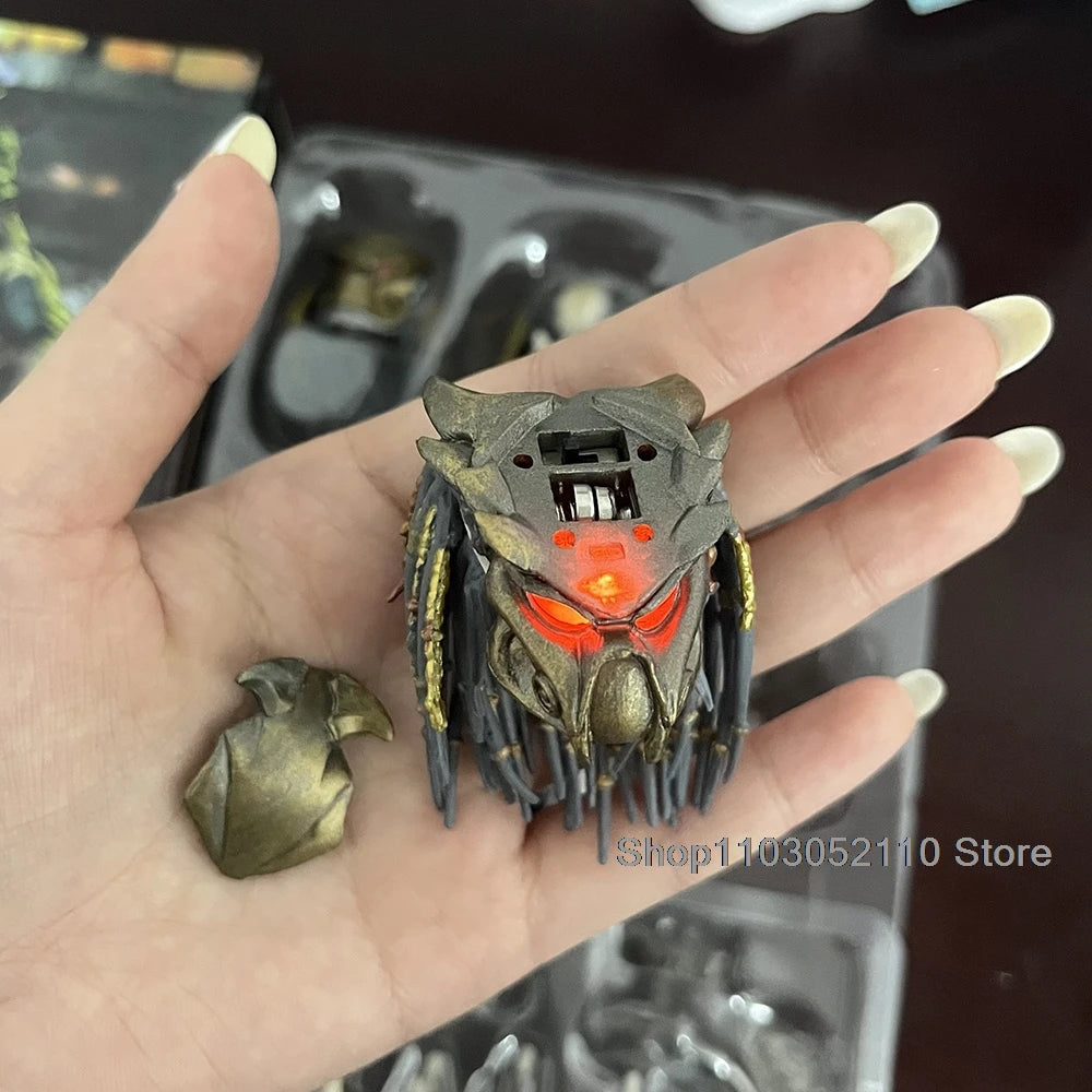 مجسم Elder Predator – إصدار Predator vs Alien من NECA | مزوّد بإضاءة LED