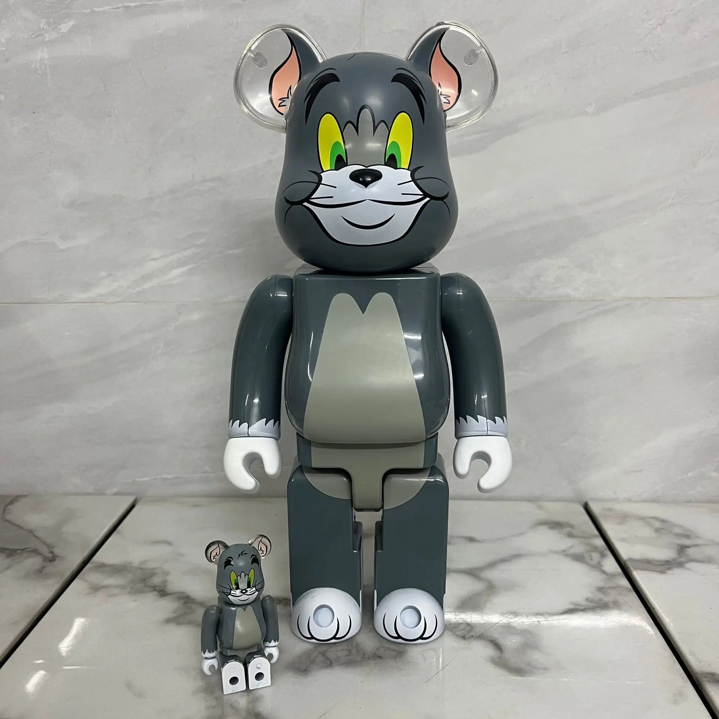 تمثال 400% BEARBRICK – تصميم "توم" و"جيزي" بأسلوب Violent Bear بارتفاع 28 سم