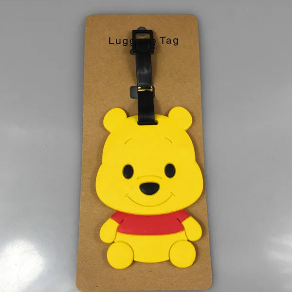 تاق شنطة سفر بتصميم ويني ذا بوه – لطيف ومميز مع حامل معلومات الاسم والعنوان