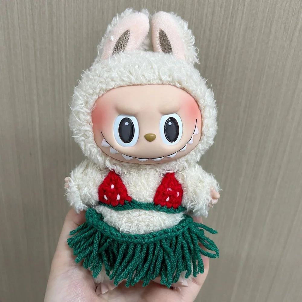 طقم بكيني لابوبو 15-17 سم – ستايل هاواي + تنورة عشب | 2 قطع – لبس شاطئ كيوت للدمى المحشوة